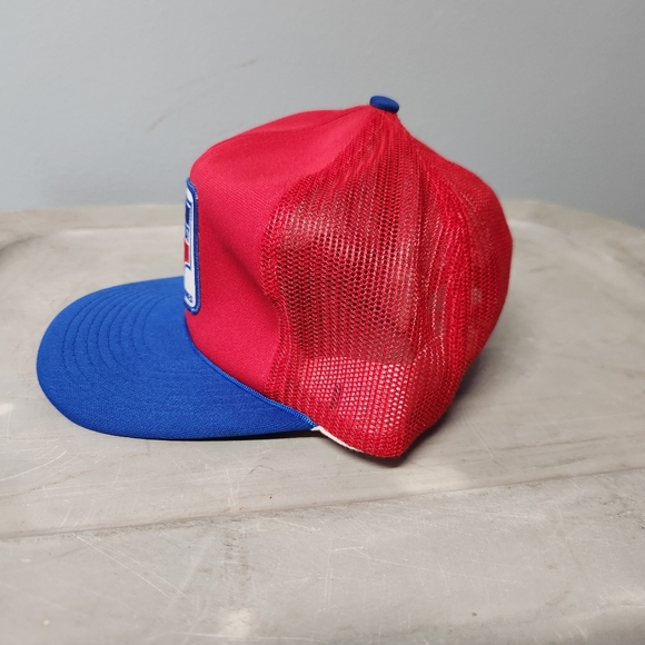 Vintage Car Quest Auto Parts Stores Snapback Trucker Cap Mesh Red and Blue Patch - Picture 2 of 5